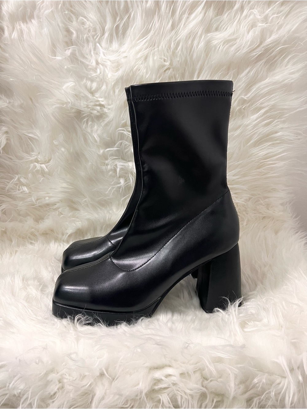 Women's Black Chunky Heel Sock Boots - Picture 5 of 6